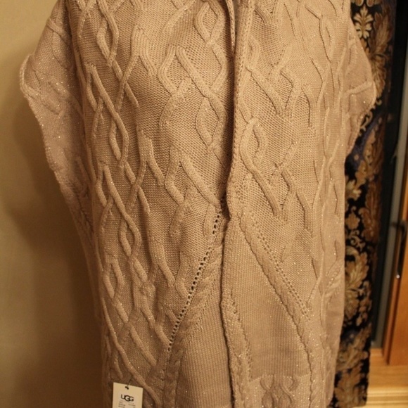 UGG Metallic Thread Shawl Scarf‎ Wrap - Picture 5 of 5